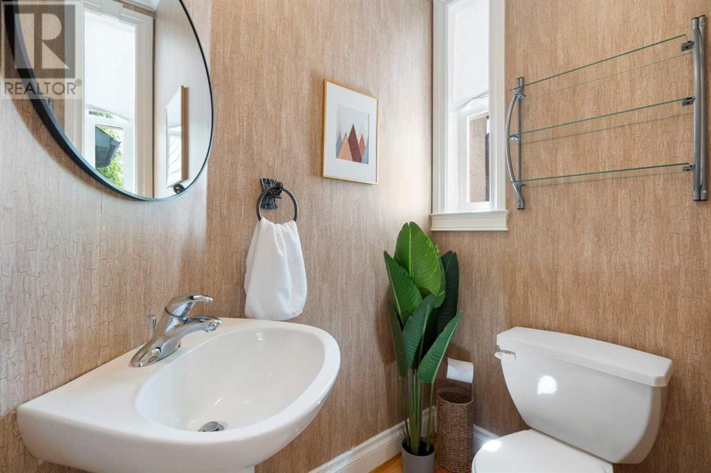 Single Family House for Sale in   Avenue SW Windsor Park Calgary 