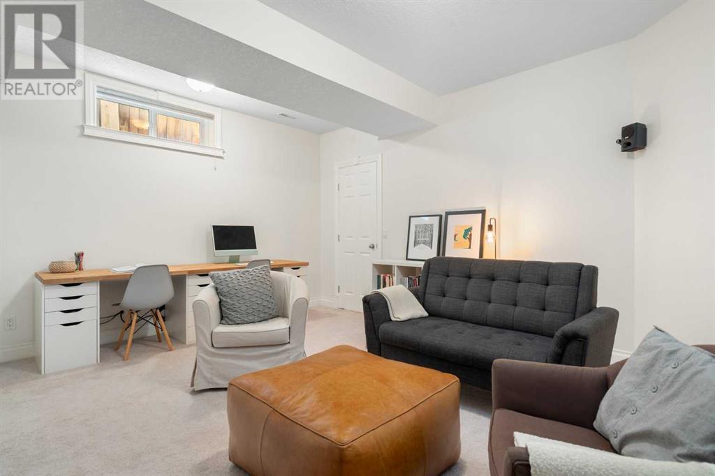 Single Family House for Sale in   Avenue SW Windsor Park Calgary 