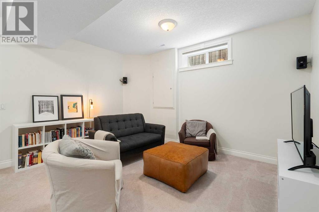 Single Family House for Sale in   Avenue SW Windsor Park Calgary 