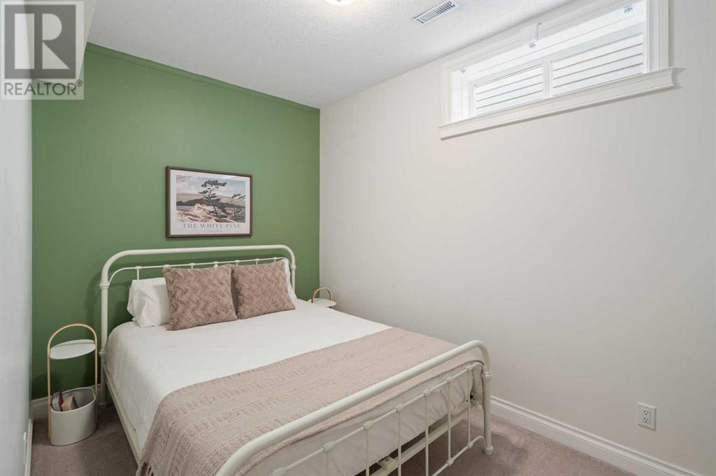 Single Family House for Sale in   Avenue SW Windsor Park Calgary 
