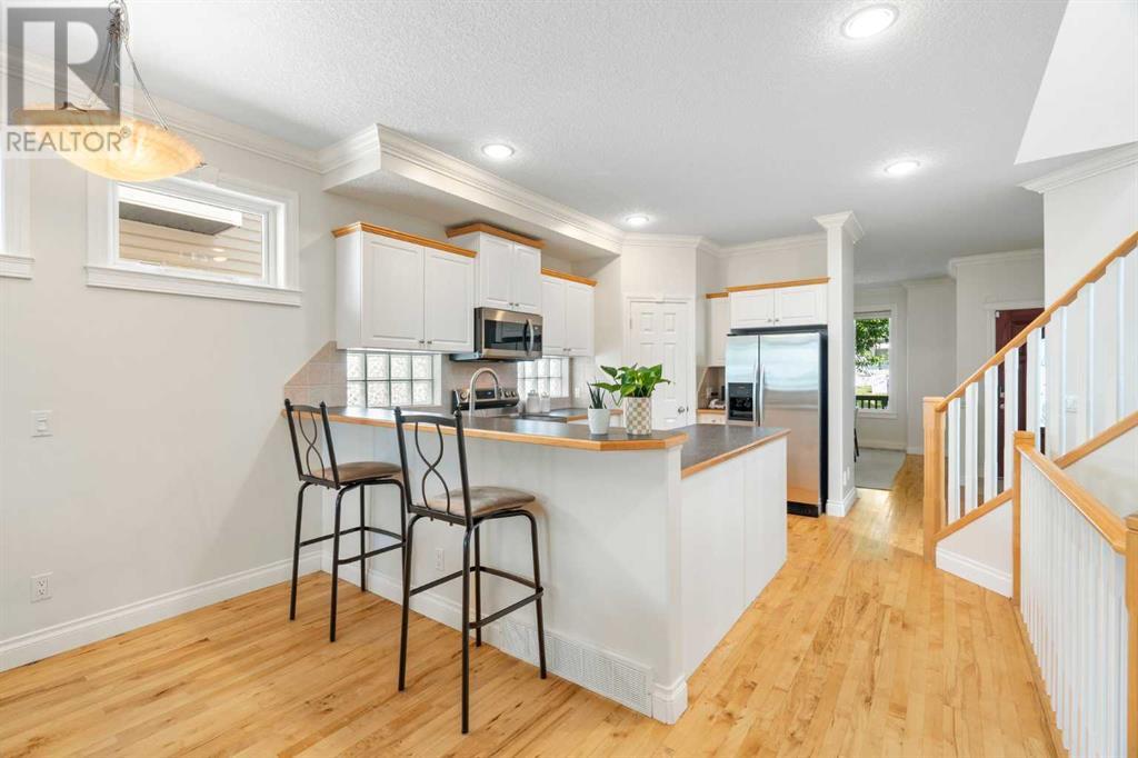 Single Family House for Sale in   Avenue SW Windsor Park Calgary 