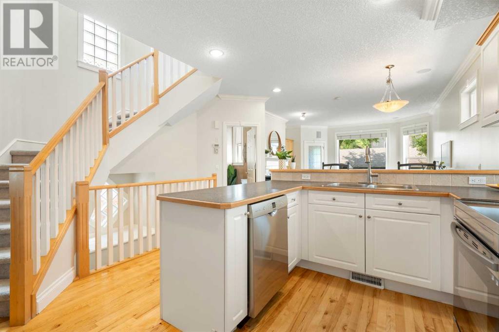 Single Family House for Sale in   Avenue SW Windsor Park Calgary 