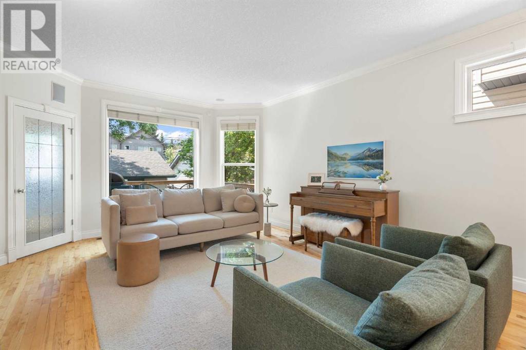 Single Family House for Sale in   Avenue SW Windsor Park Calgary 