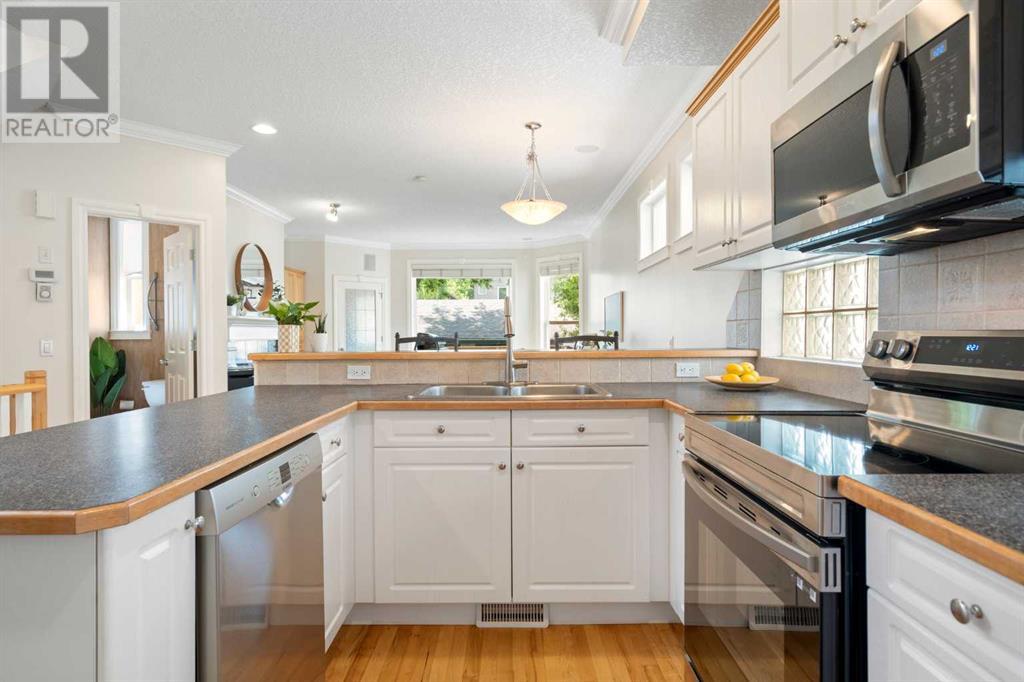 Single Family House for Sale in   Avenue SW Windsor Park Calgary 