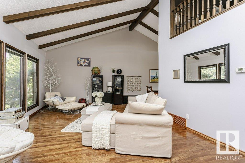 Photo 10 of 6327 145 A St Nw, Edmonton AB