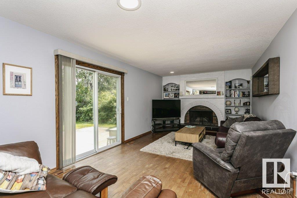 Photo 24 of 6327 145 A St Nw, Edmonton AB