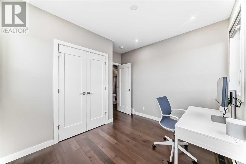 Single Family House for Sale in  Norford Common NW University District Calgary 