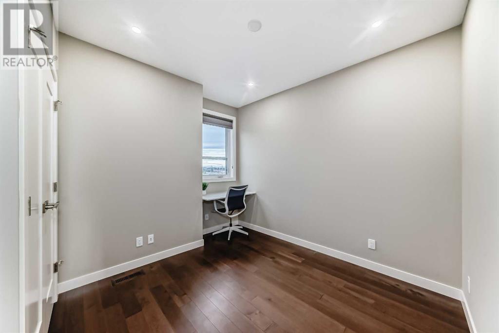 Single Family House for Sale in  Norford Common NW University District Calgary 