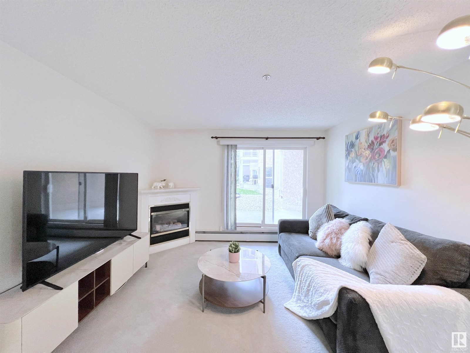 Photo 10 of 110 10511 42 Av Nw, Edmonton AB