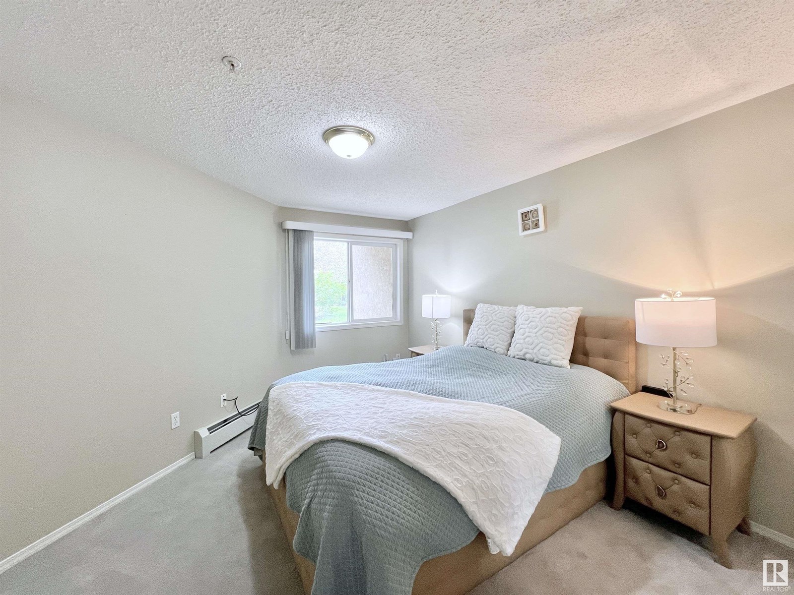 Photo 16 of 110 10511 42 Av Nw, Edmonton AB