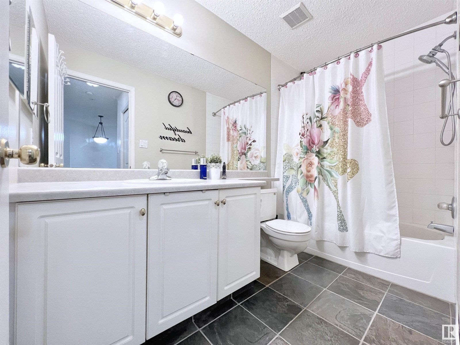 Photo 21 of 110 10511 42 Av Nw, Edmonton AB
