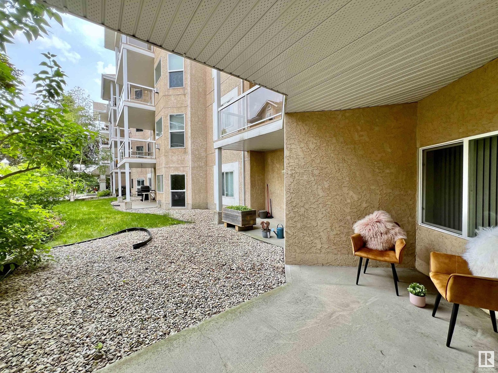 Photo 23 of 110 10511 42 Av Nw, Edmonton AB