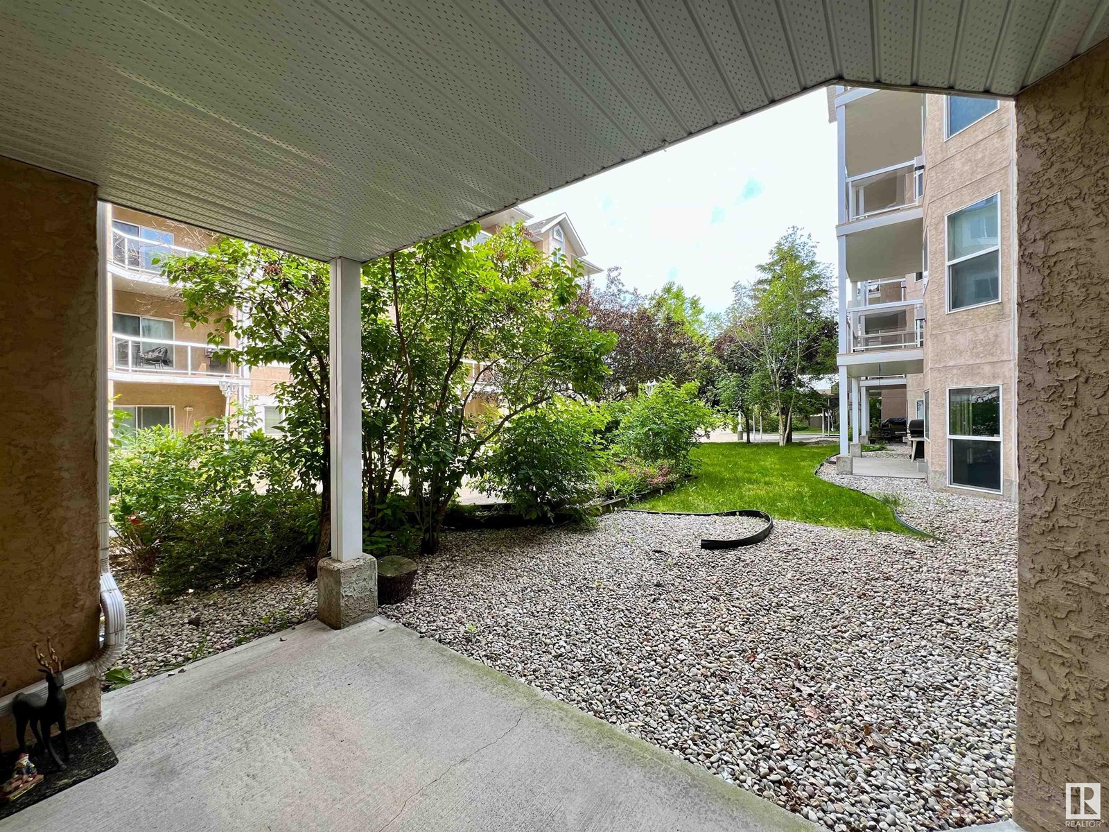 Photo 24 of 110 10511 42 Av Nw, Edmonton AB