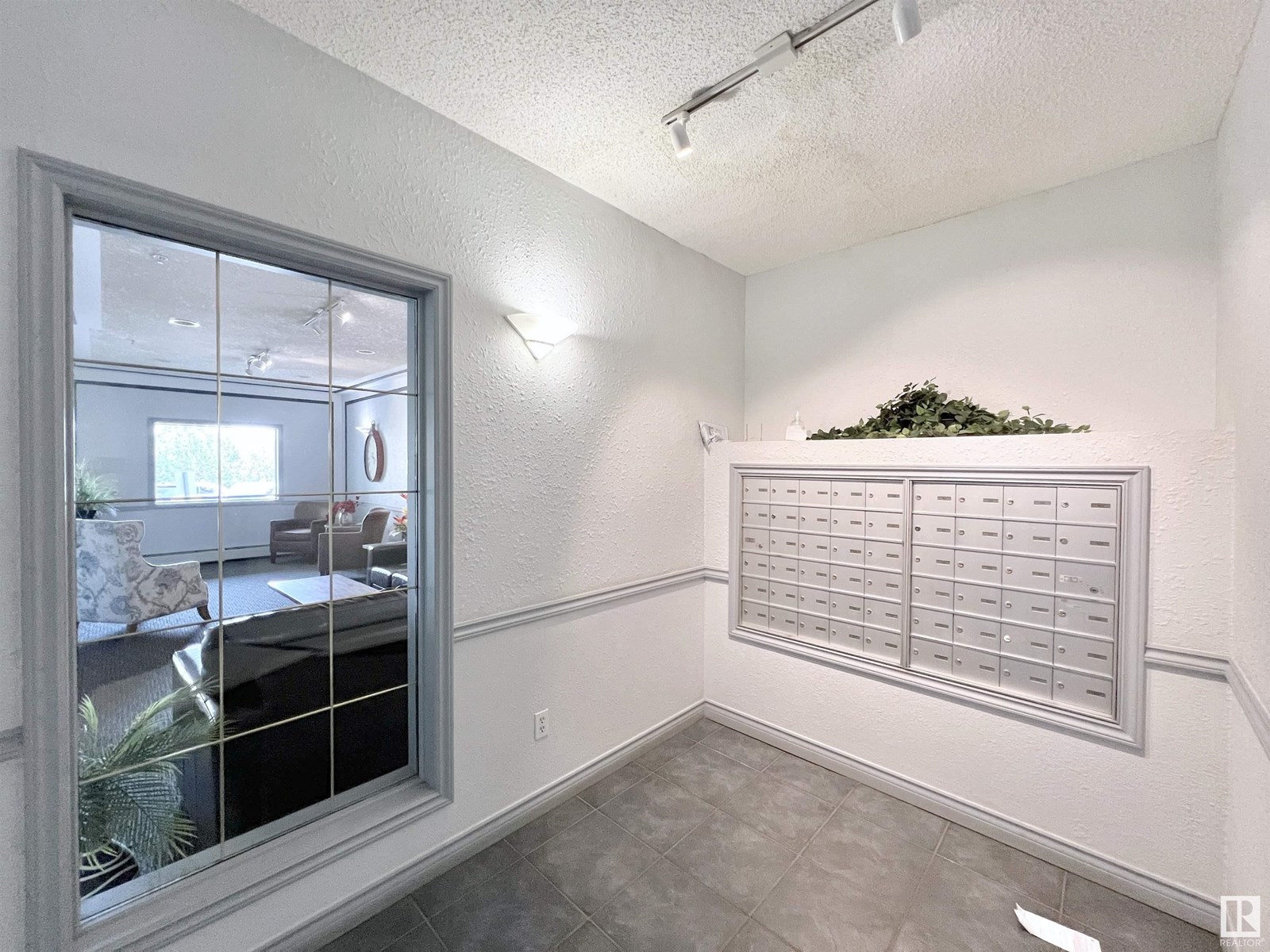 Photo 6 of 110 10511 42 Av Nw, Edmonton AB