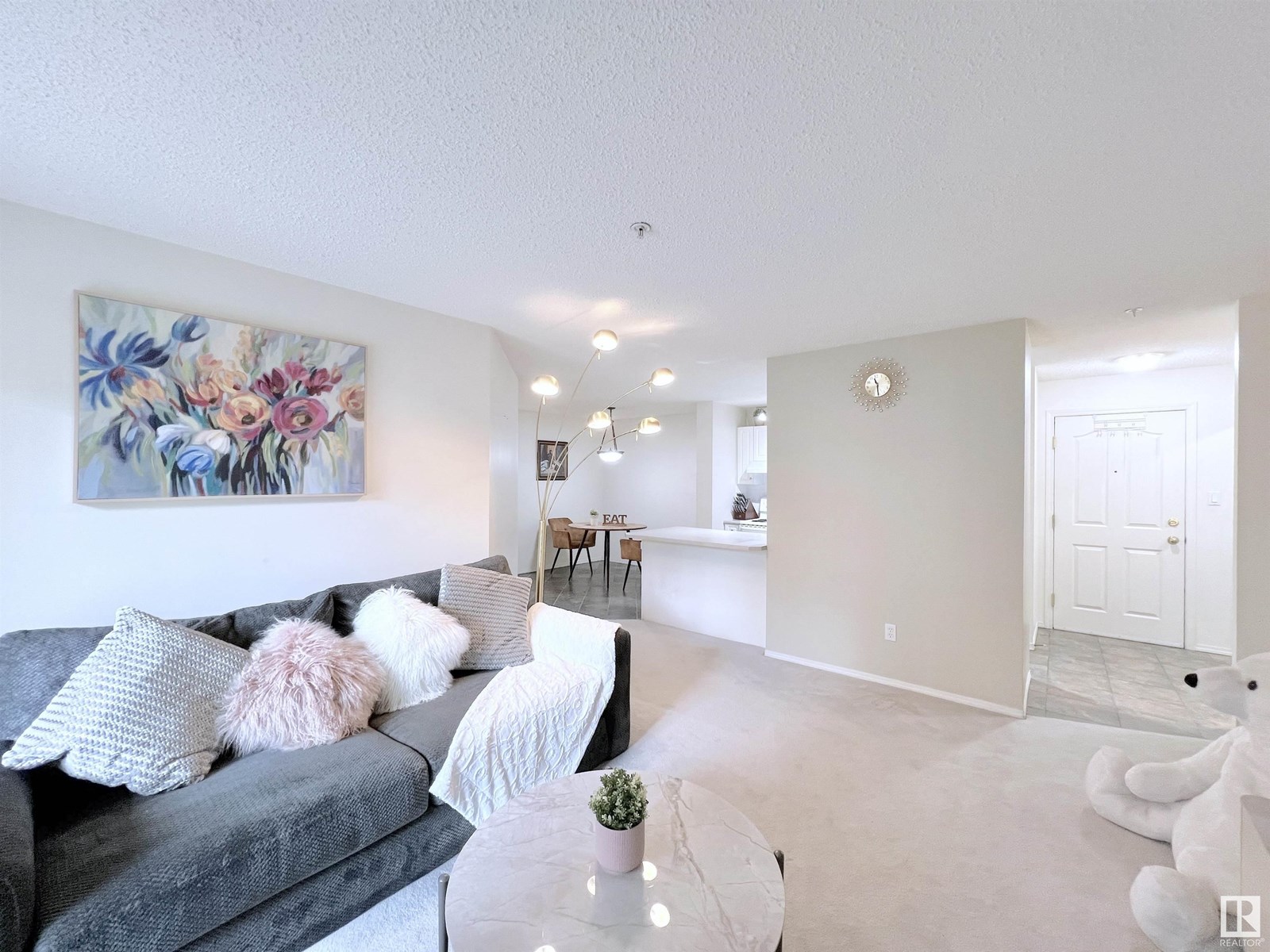 Photo 9 of 110 10511 42 Av Nw, Edmonton AB