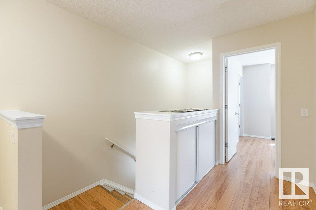Photo 33 of 68 3075 Trelle Cr Nw, Edmonton AB