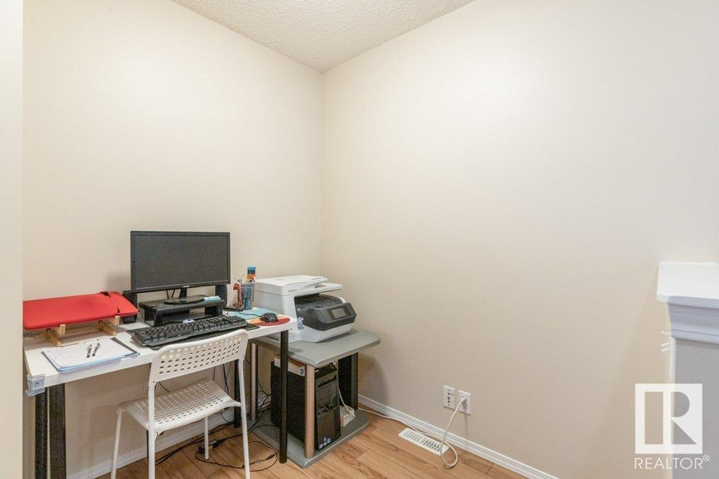 Photo 8 of 68 3075 Trelle Cr Nw, Edmonton AB