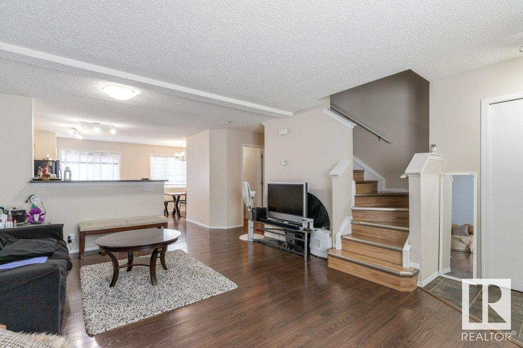 Photo 3 of 68 3075 Trelle Cr Nw, Edmonton AB