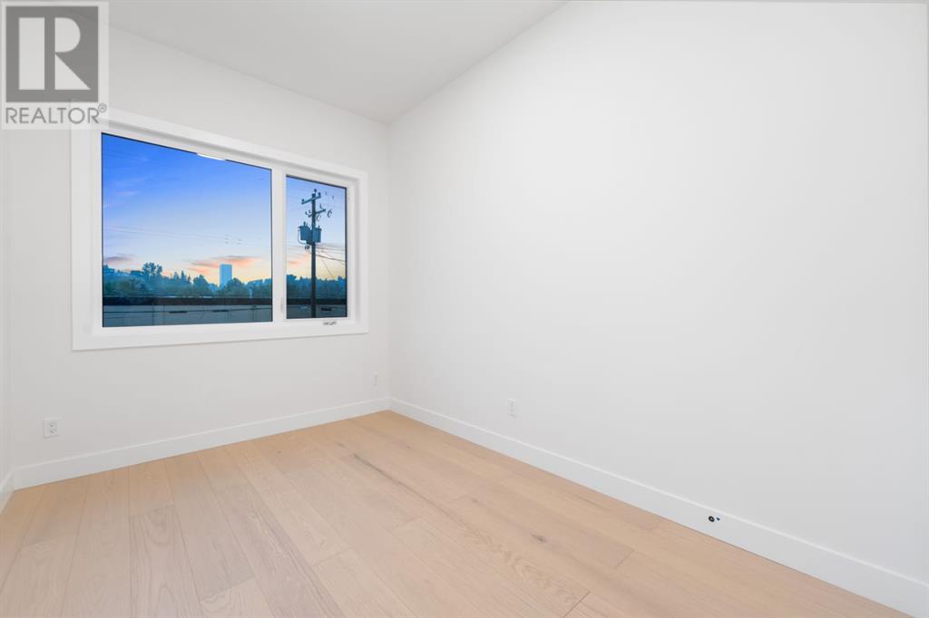 Single Family House for Sale in   Avenue NW West Hillhurst Calgary 