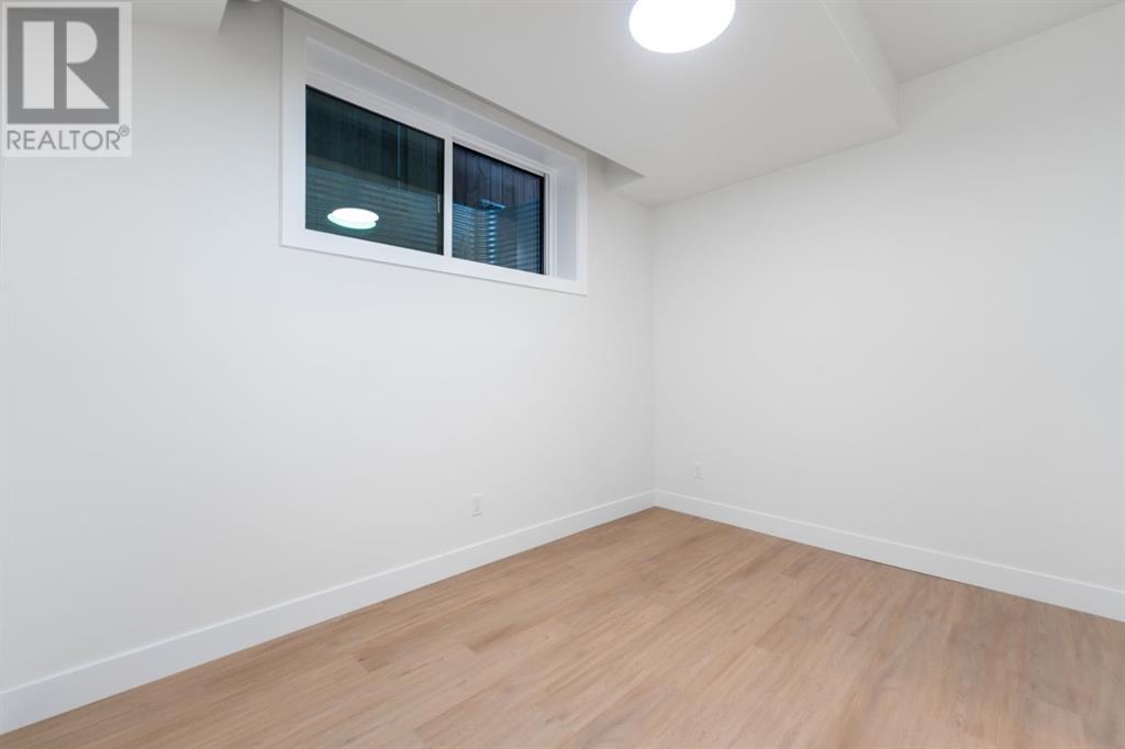 Single Family House for Sale in   Avenue NW West Hillhurst Calgary 