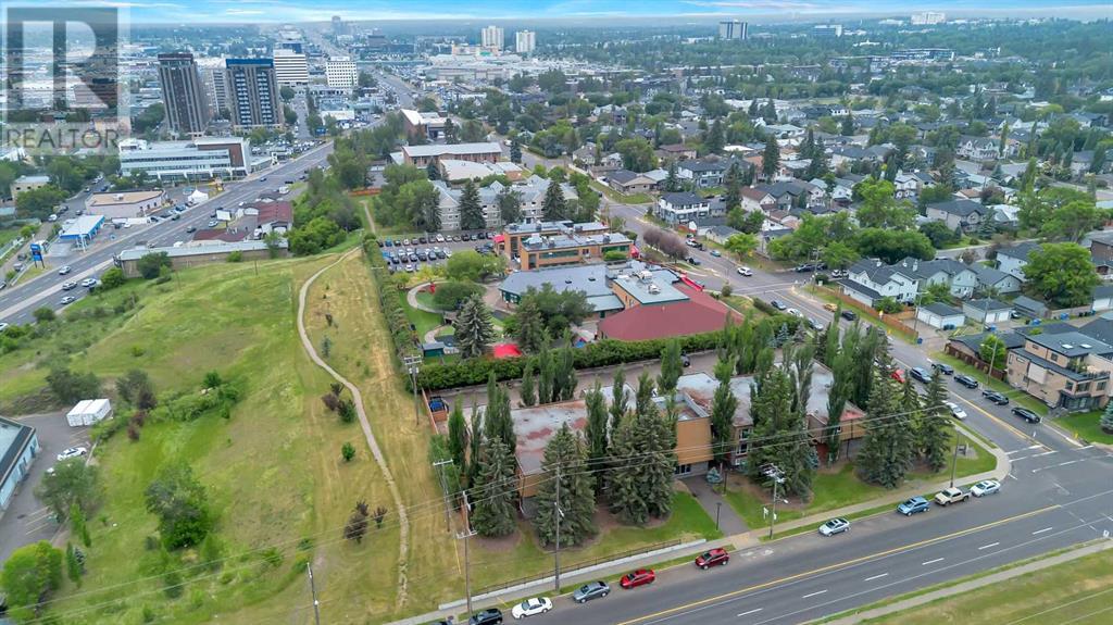 Single Family House for Sale in    Avenue SW Windsor Park Calgary 