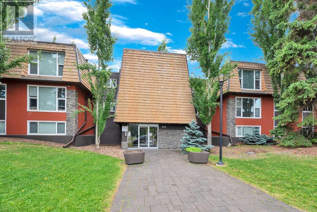 Single Family House for Sale in    Avenue SW Windsor Park Calgary 