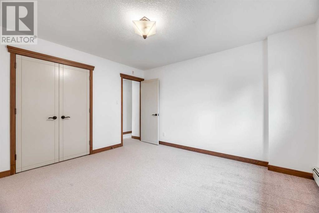 Single Family House for Sale in    Avenue SW Windsor Park Calgary 