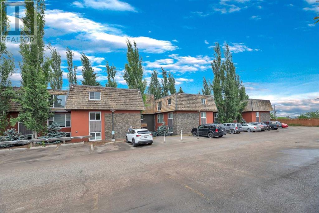 Single Family House for Sale in    Avenue SW Windsor Park Calgary 