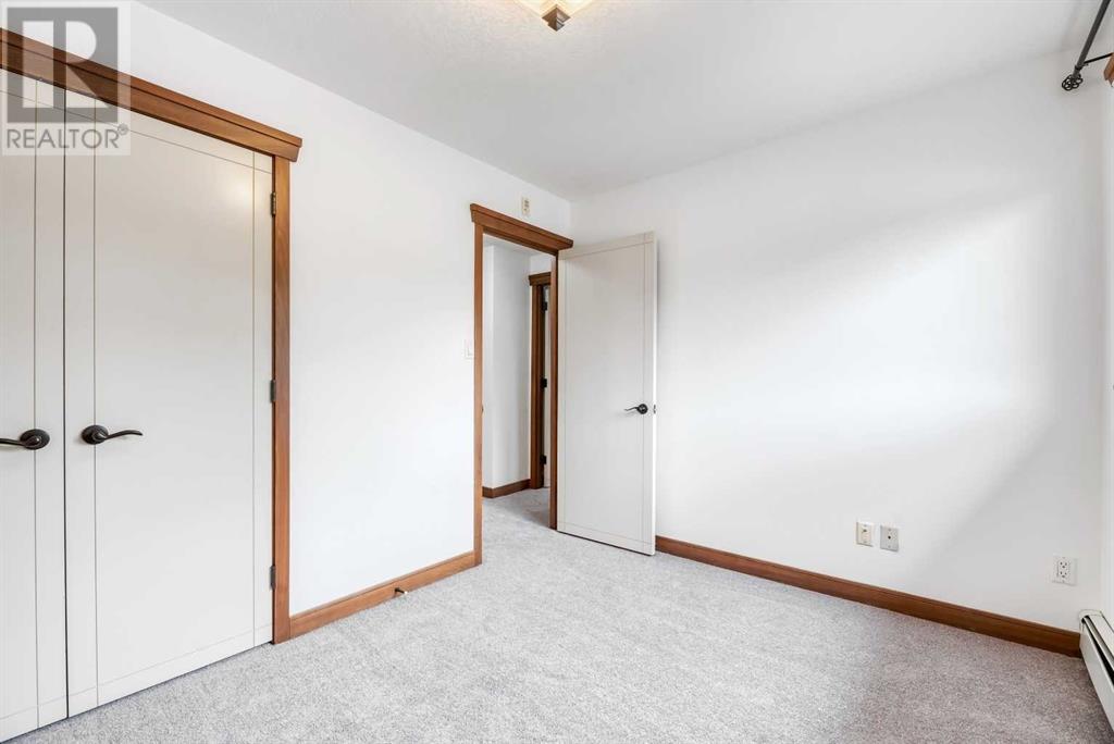 Single Family House for Sale in    Avenue SW Windsor Park Calgary 