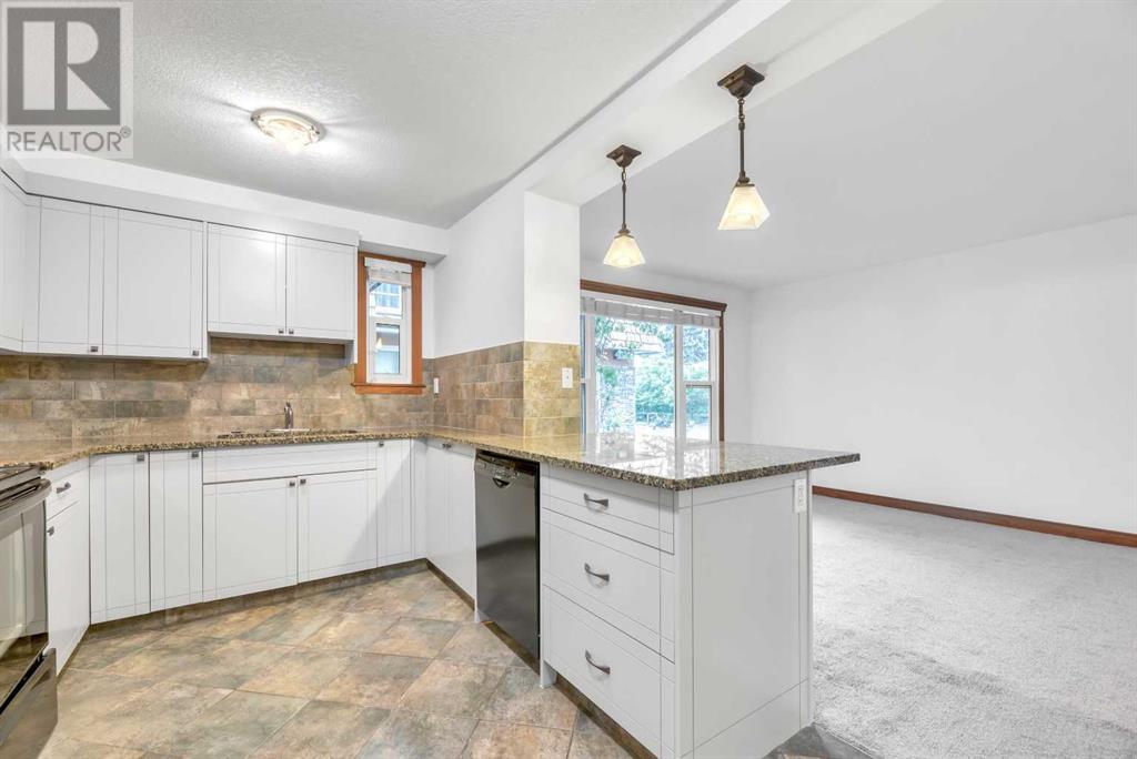 Single Family House for Sale in    Avenue SW Windsor Park Calgary 