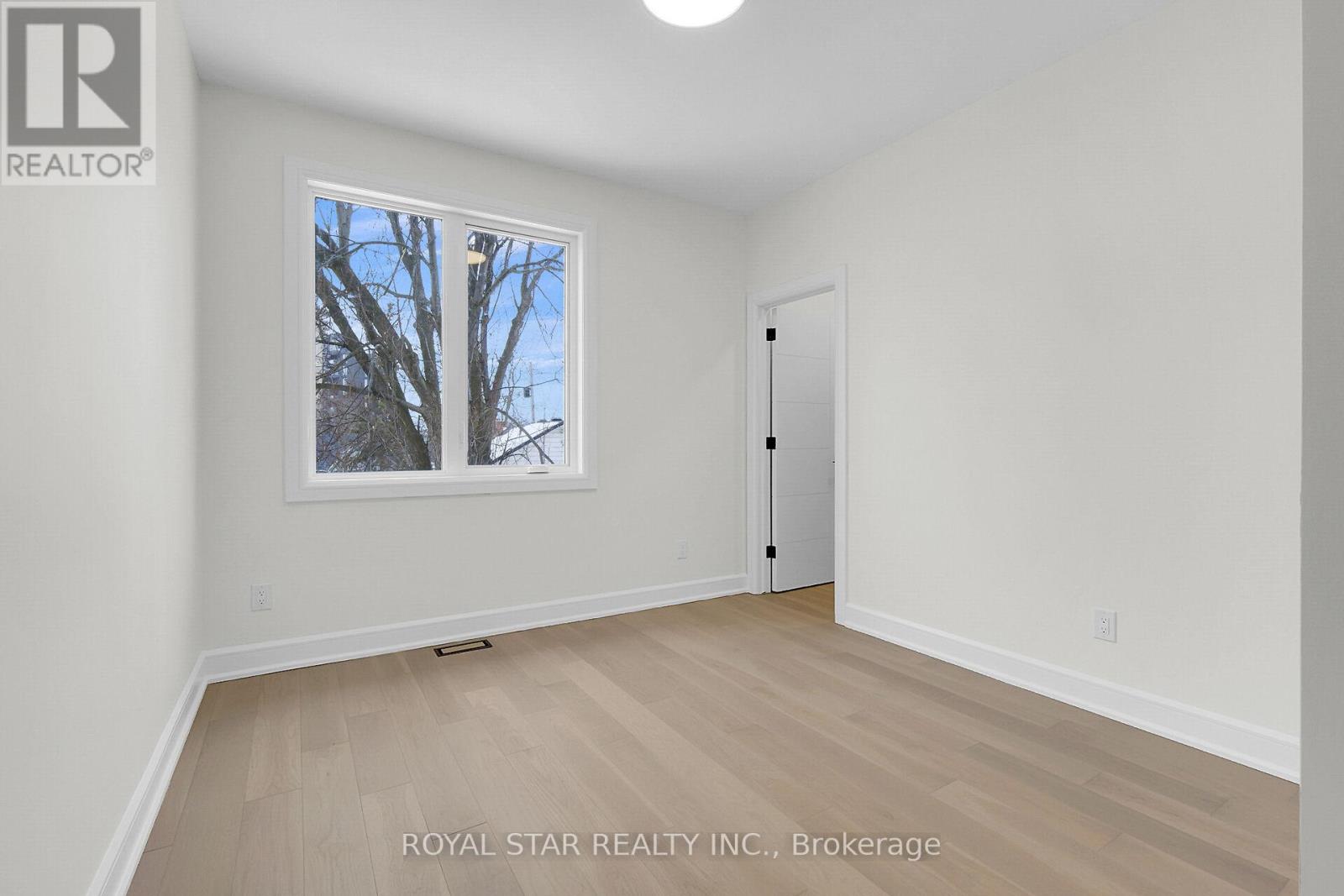 Photo 16 of 553 Mutual Street, Ottawa ON