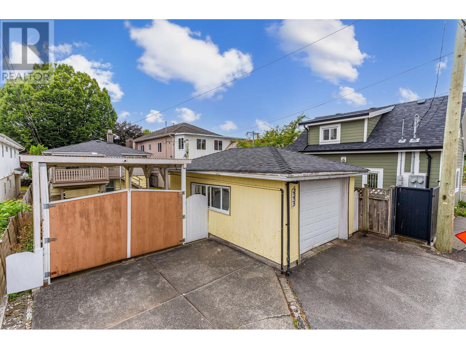 Photo 14 of 3335 Queens Avenue, Vancouver BC