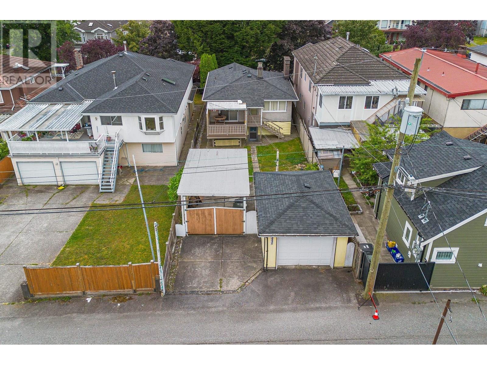 Photo 22 of 3335 Queens Avenue, Vancouver BC