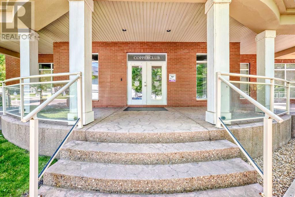 Single Family House for Sale in   Hemlock Crescent Spruce Cliff Calgary 