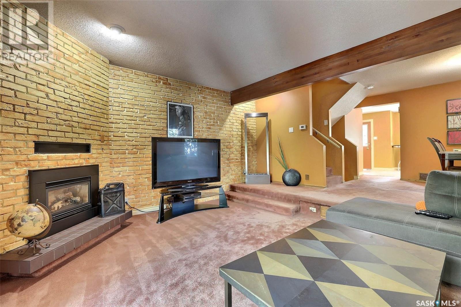 Single Family House 2 Level for Sale in  Gordon ROAD Regina 