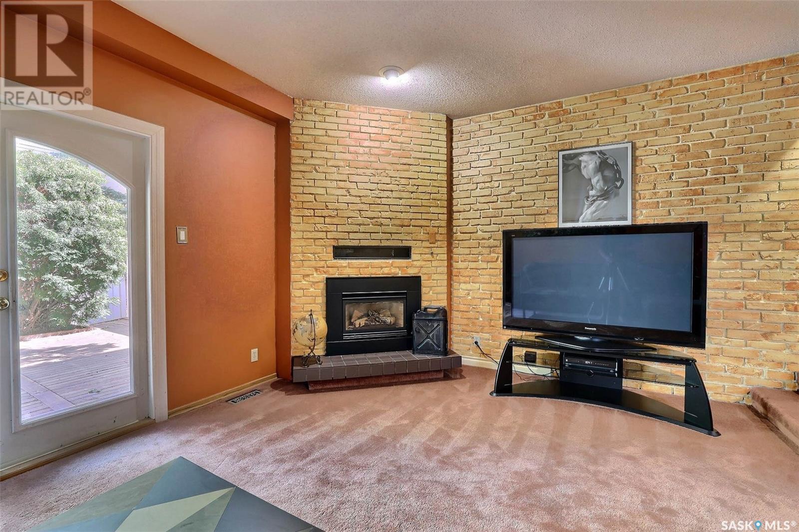 Single Family House 2 Level for Sale in  Gordon ROAD Regina 