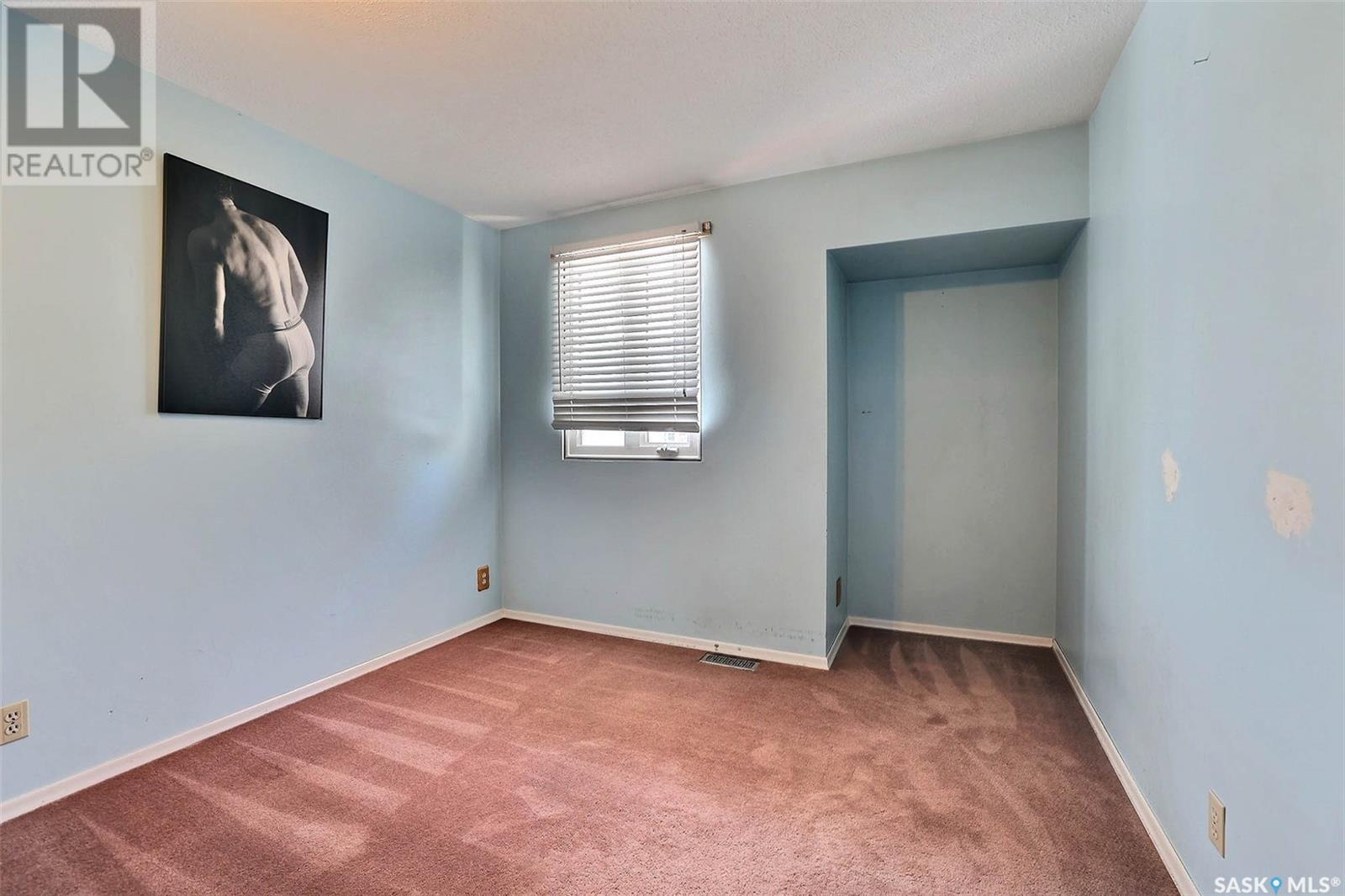 Single Family House 2 Level for Sale in  Gordon ROAD Regina 