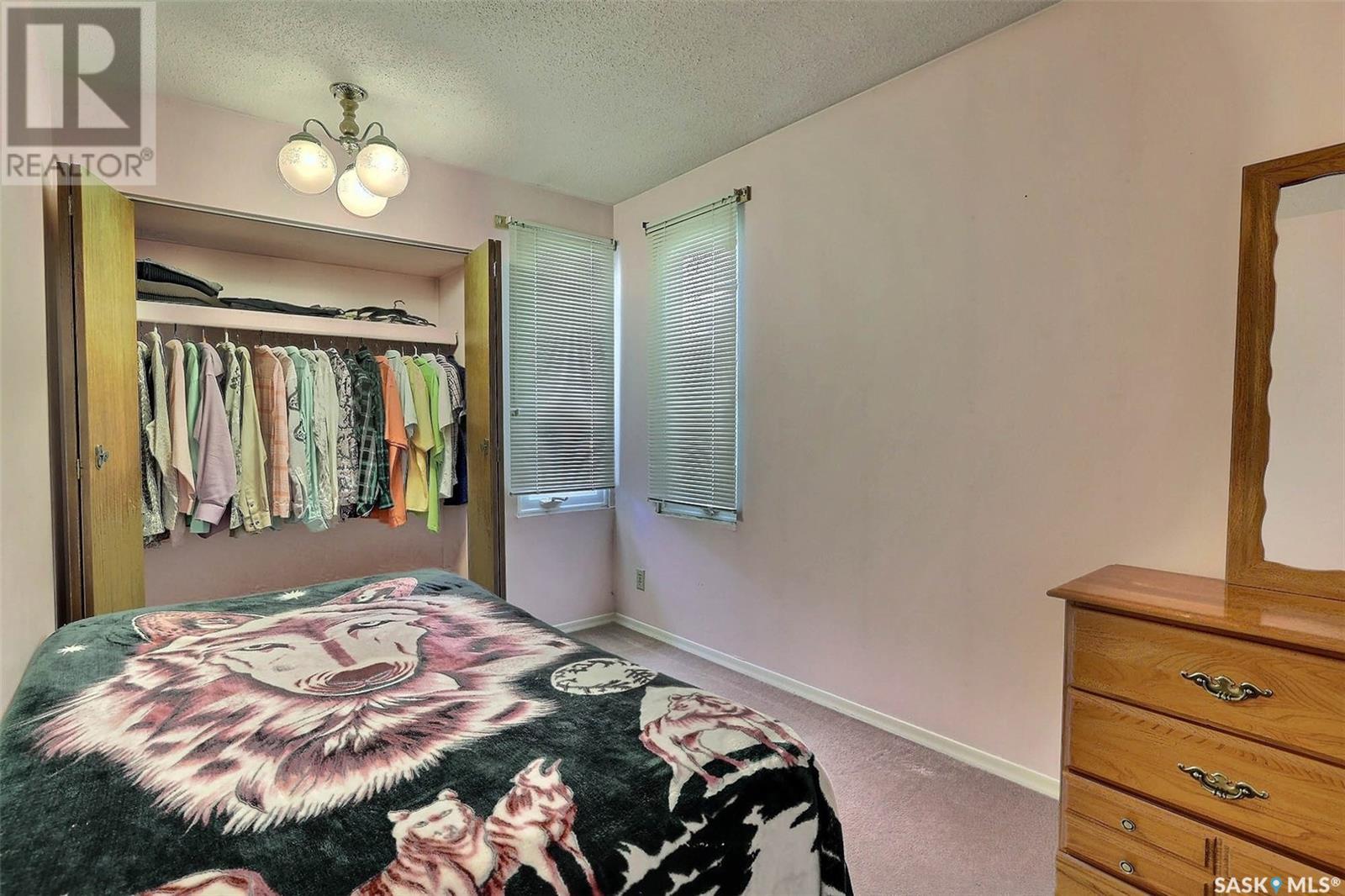 Single Family House 2 Level for Sale in  Gordon ROAD Regina 