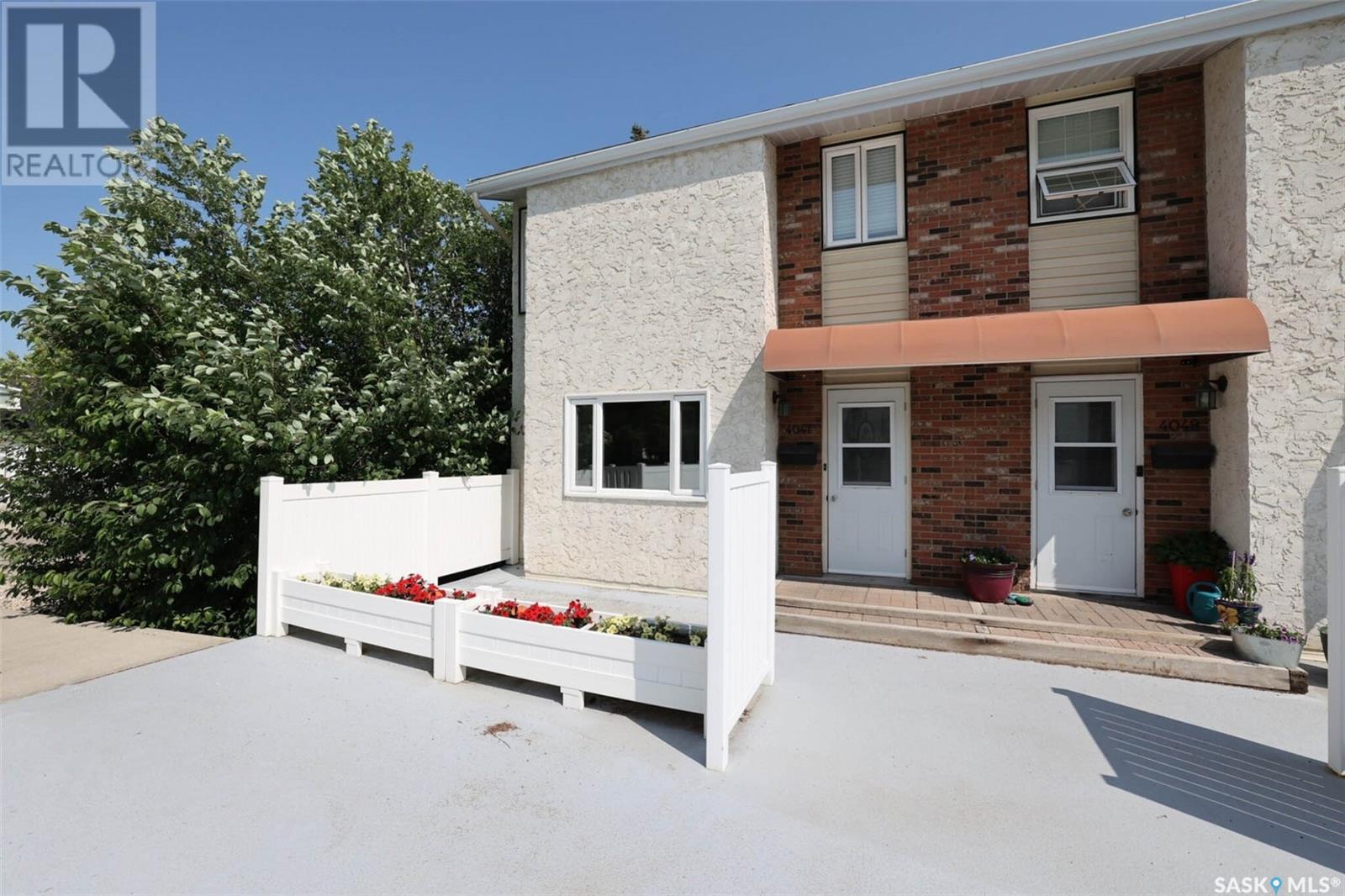 Single Family House 2 Level for Sale in  Gordon ROAD Regina 