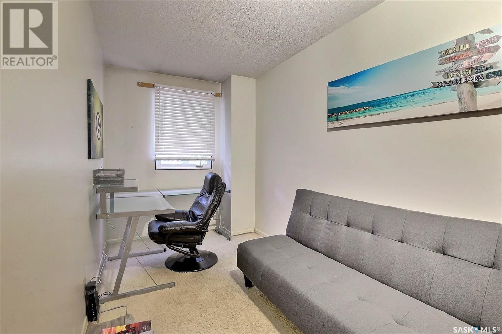 Single Family House 2 Level for Sale in  Gordon ROAD Regina 