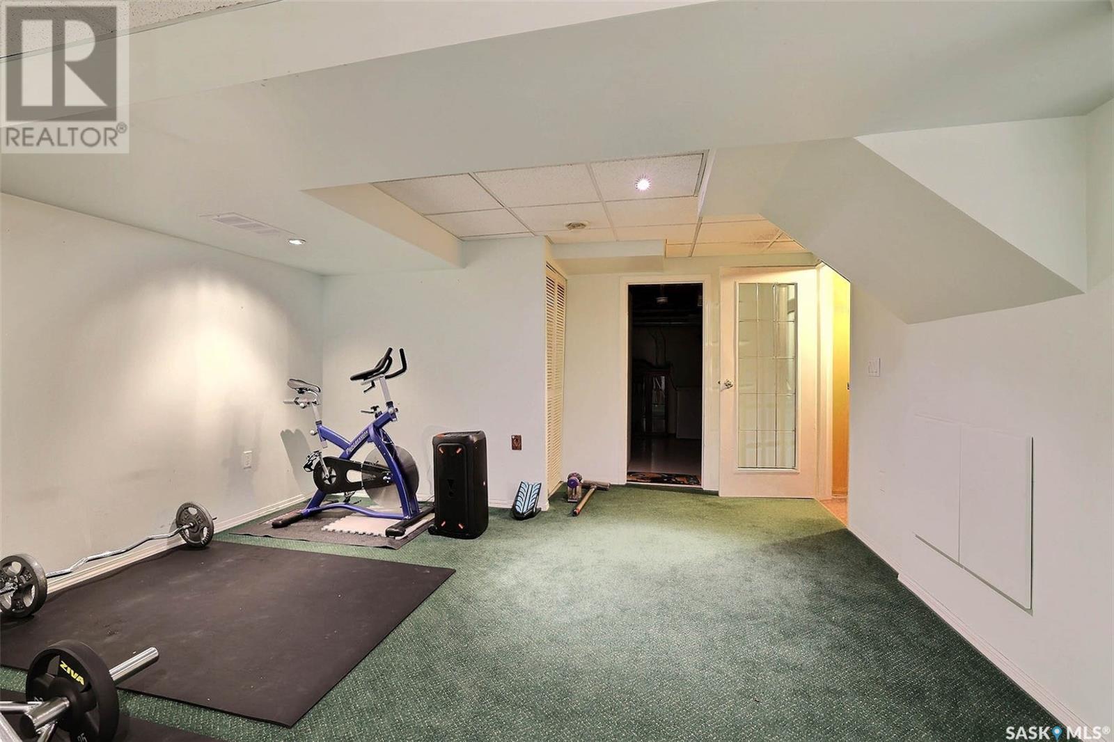 Single Family House 2 Level for Sale in  Gordon ROAD Regina 