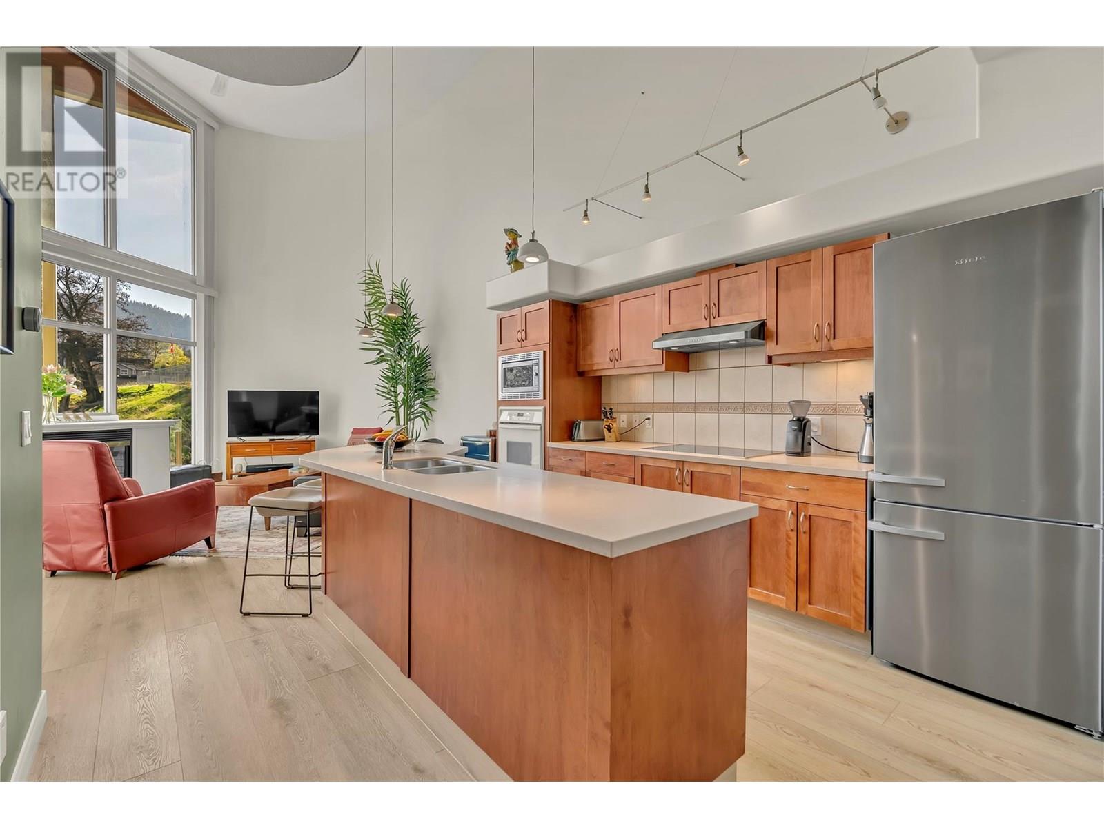506 250 Marina Way, Penticton