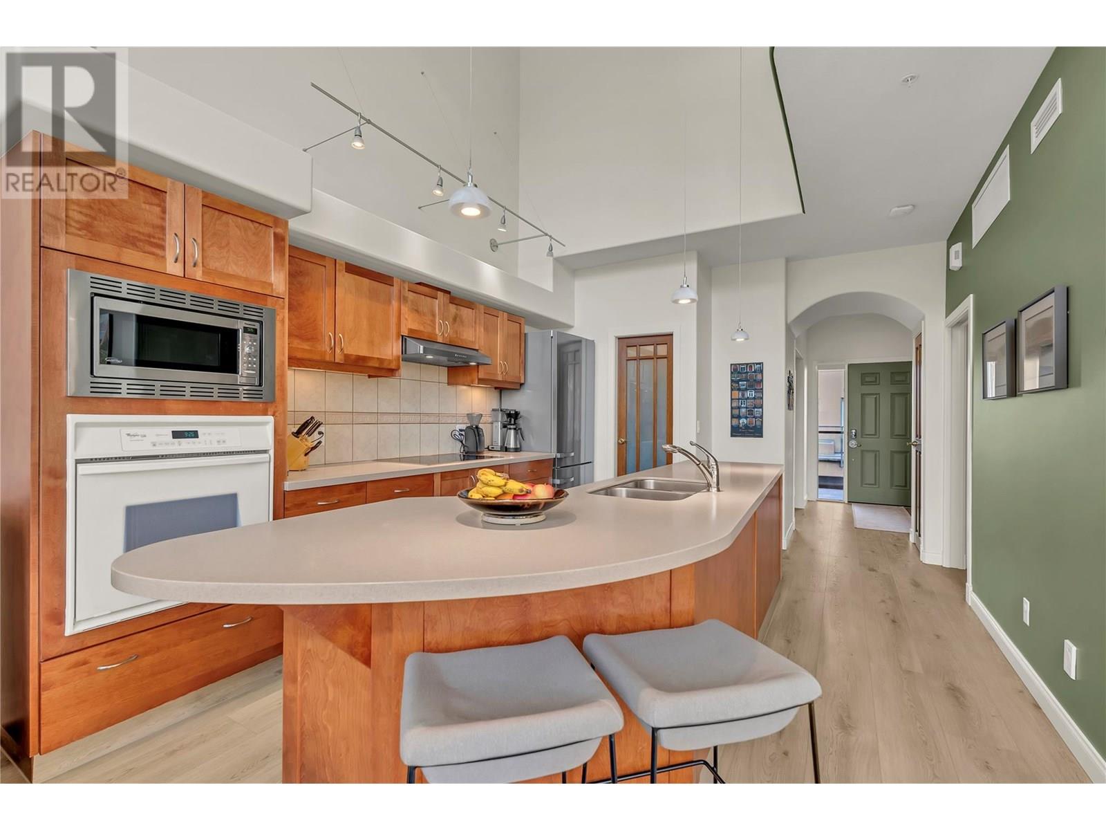 506 250 Marina Way, Penticton