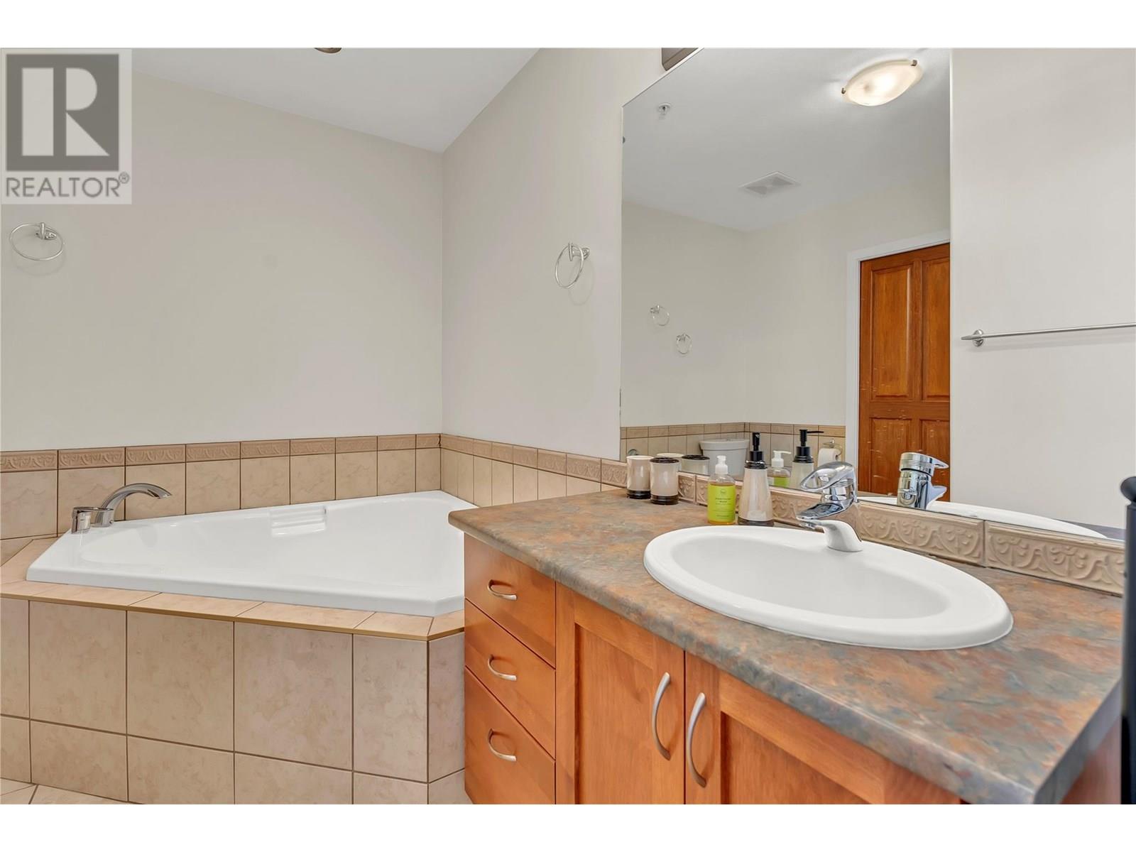 506 250 Marina Way, Penticton