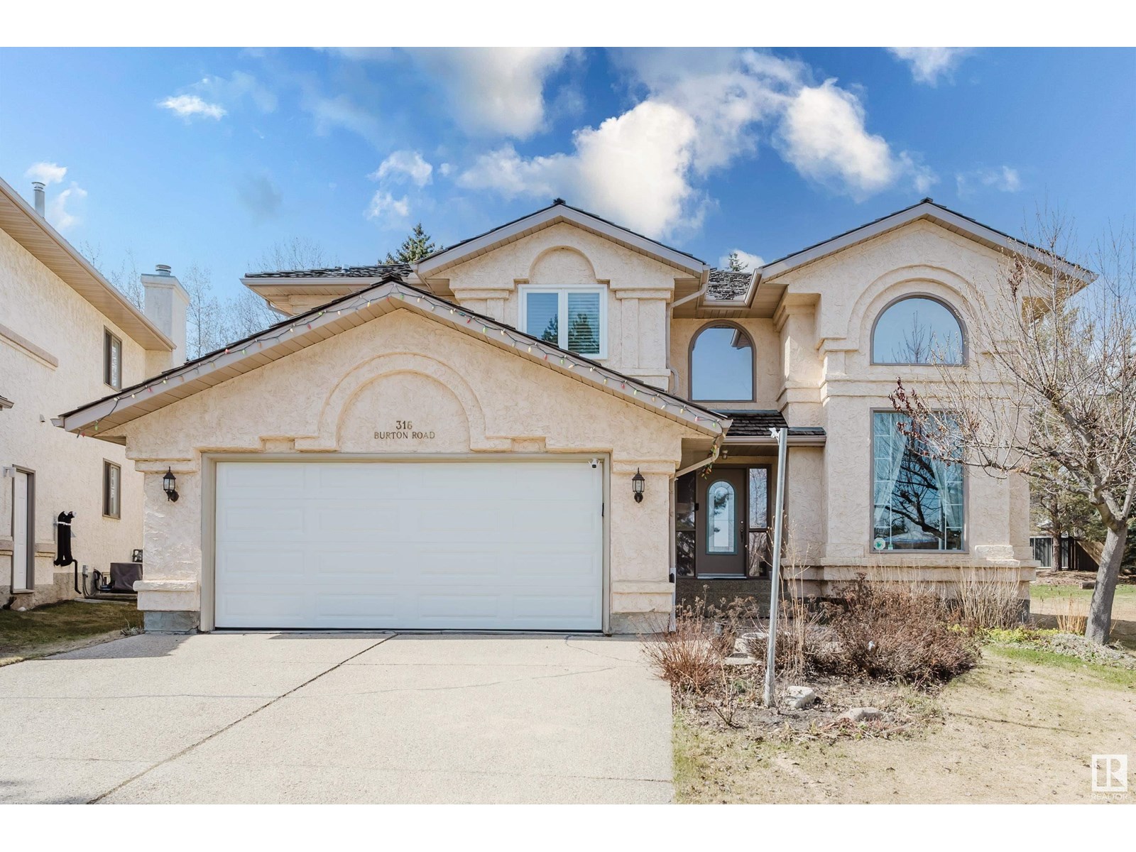 Photo 2 of 316 Burton Rd Nw, Edmonton AB