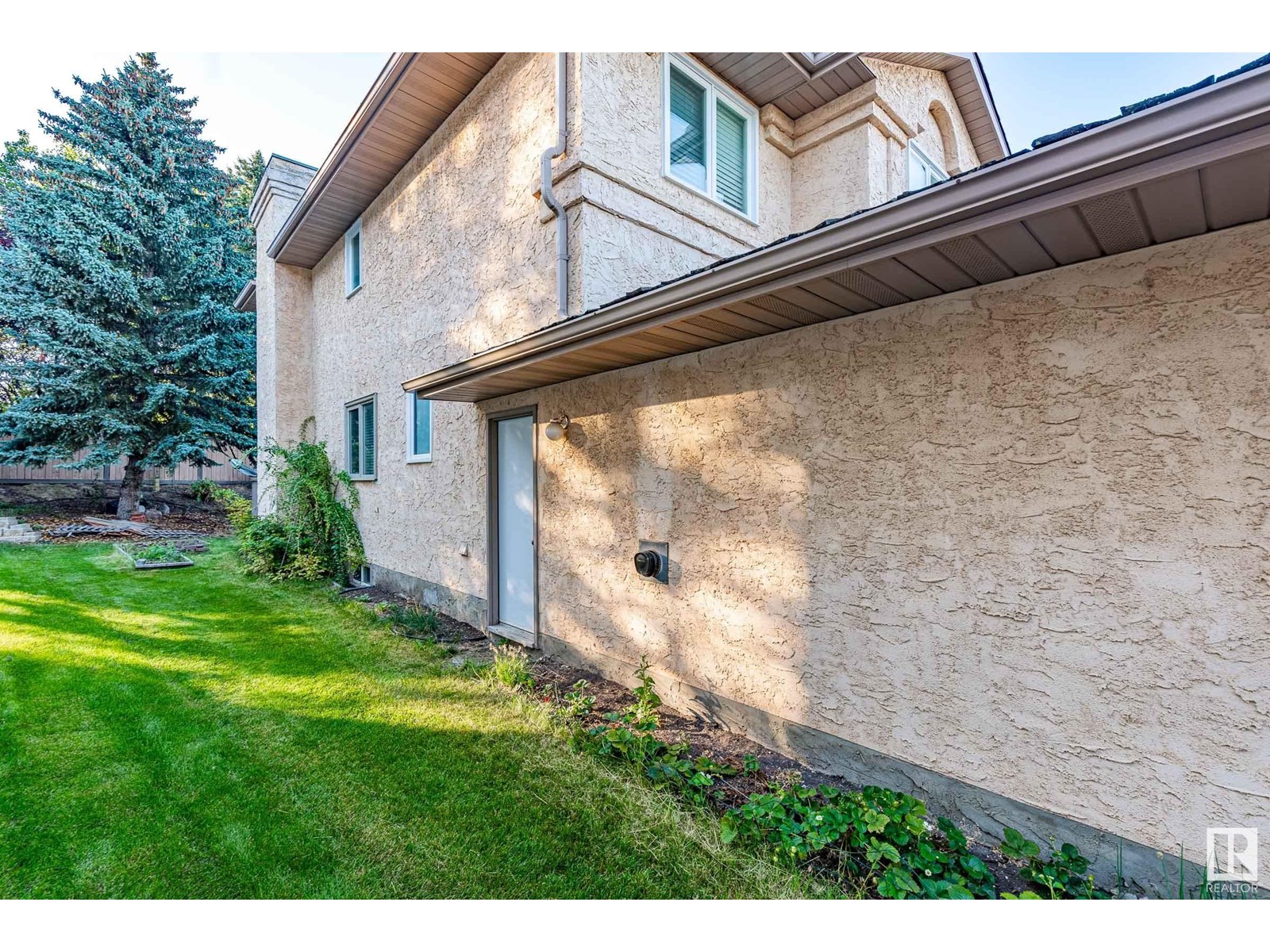 Photo 43 of 316 Burton Rd Nw, Edmonton AB
