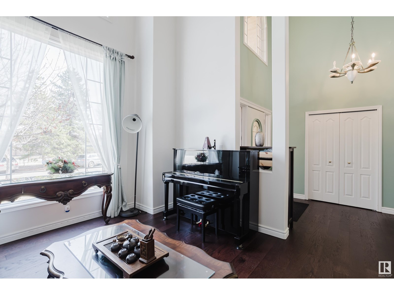 Photo 7 of 316 Burton Rd Nw, Edmonton AB