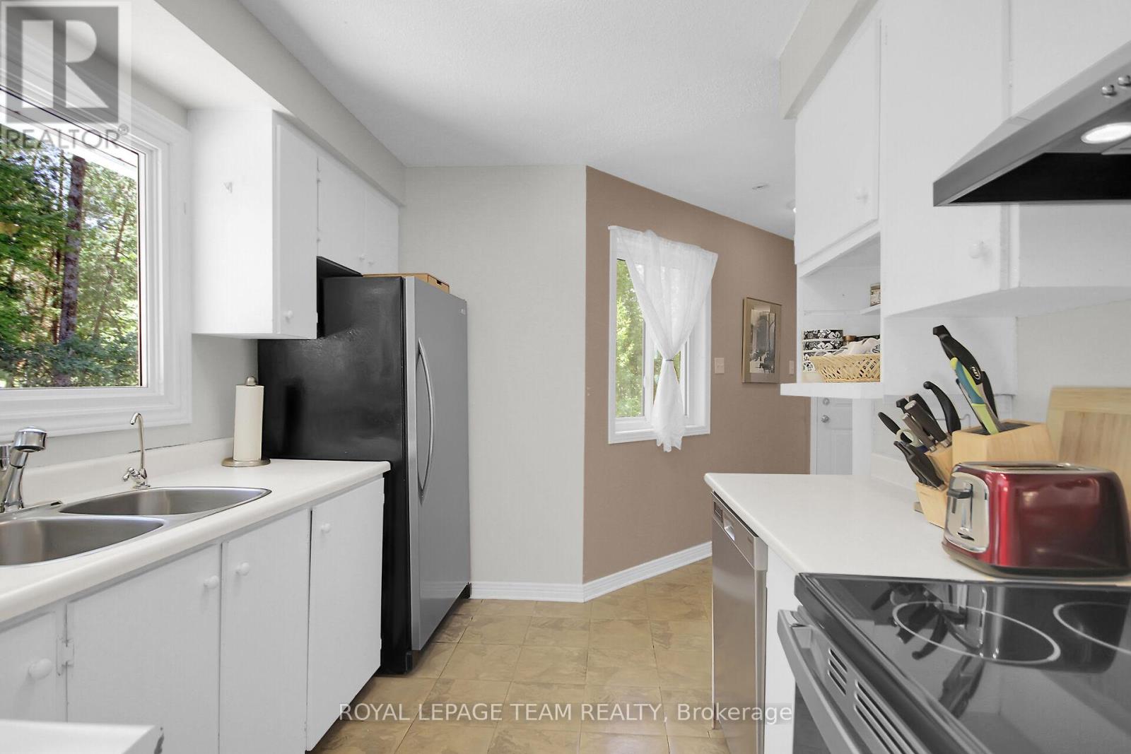 Photo 5 of 3681 Armitage Avenue, Ottawa ON
