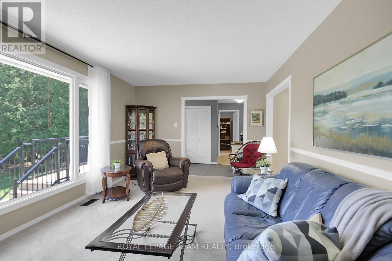 Photo 4 of 3681 Armitage Avenue, Ottawa ON