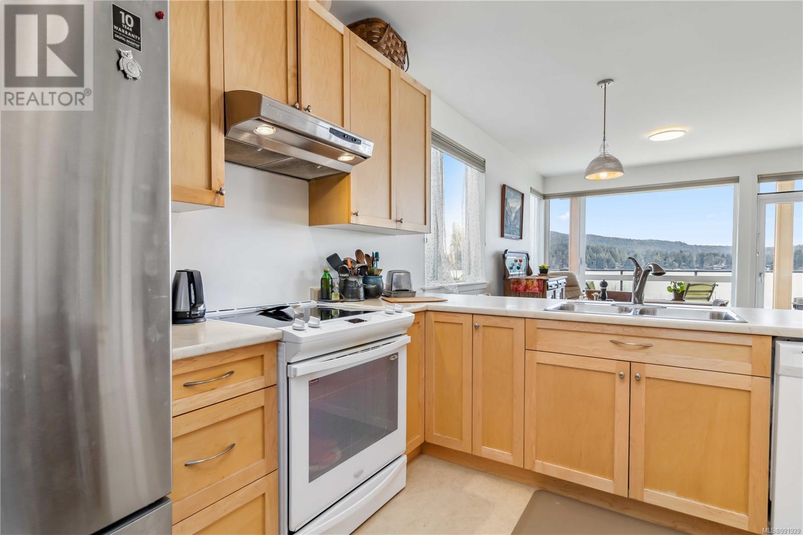 Photo 12 of 101 6671 Horne Rd, Sooke BC